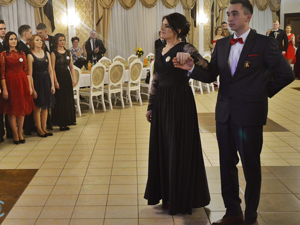 Noc pożegnania z dzieciństwem, a powitania dorosłego życia [FOTORELACJA]