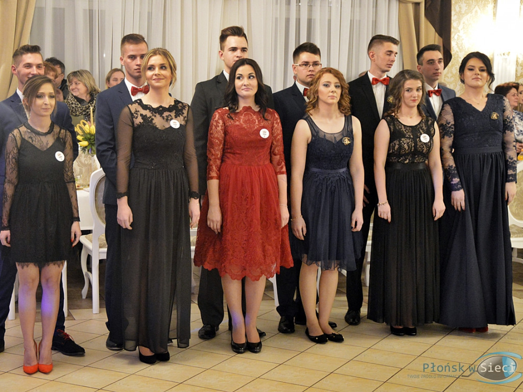 Noc pożegnania z dzieciństwem, a powitania dorosłego życia [FOTORELACJA]