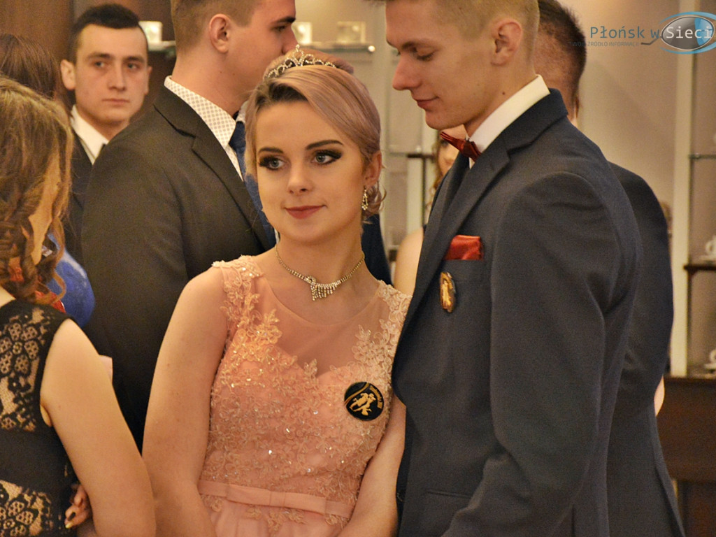 Noc pożegnania z dzieciństwem, a powitania dorosłego życia [FOTORELACJA]