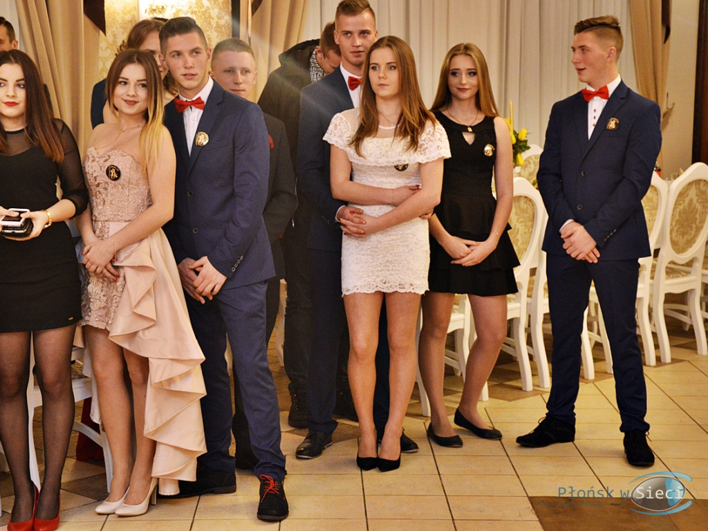 Noc pożegnania z dzieciństwem, a powitania dorosłego życia [FOTORELACJA]