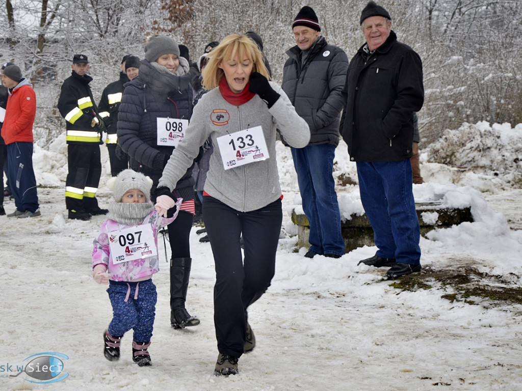 Ruszyli biegiem na pomoc, pomni powstańczej historii [FOTORELACJA]
