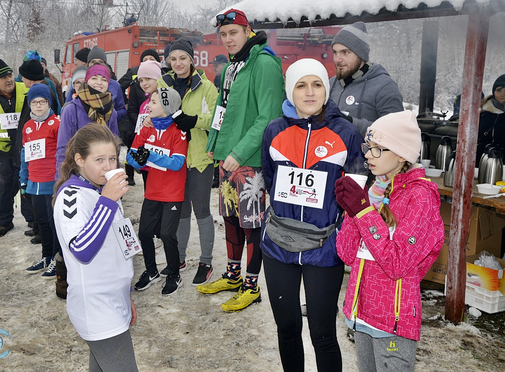 Ruszyli biegiem na pomoc, pomni powstańczej historii [FOTORELACJA]