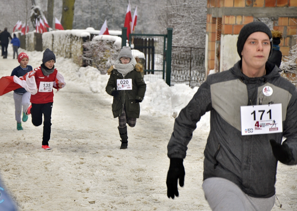Ruszyli biegiem na pomoc, pomni powstańczej historii [FOTORELACJA]