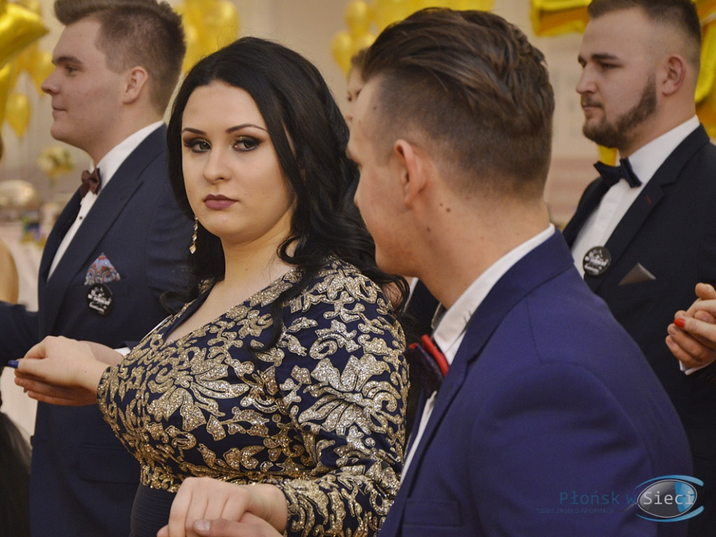 Studniówkowe balowanie maturzystów od Rutkowskiego!