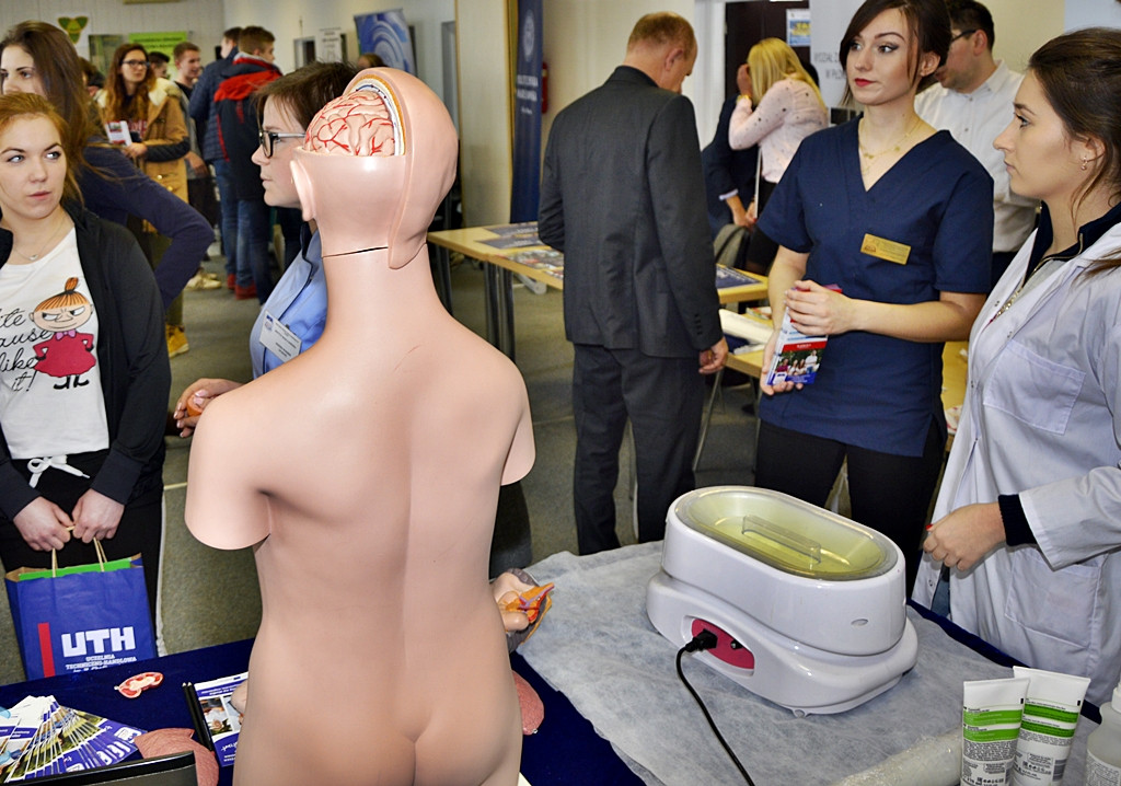 Targi edukacyjne impulsem do znalezienia najlepszej drogi rozwoju [FOTORELACJA]