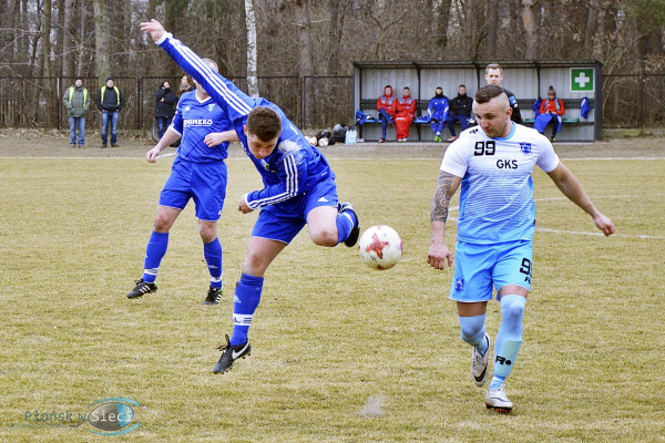 Wkra pnie się w tabeli okręgówki. Strzegowo znakautowane po przerwie [FOTORELACJA]