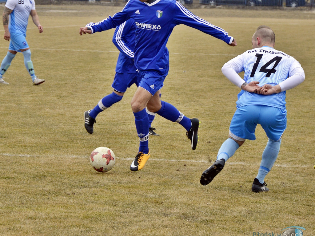 Wkra pnie się w tabeli okręgówki. Strzegowo znakautowane po przerwie [FOTORELACJA]