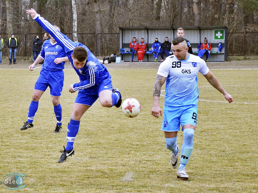Wkra pnie się w tabeli okręgówki. Strzegowo znakautowane po przerwie [FOTORELACJA]