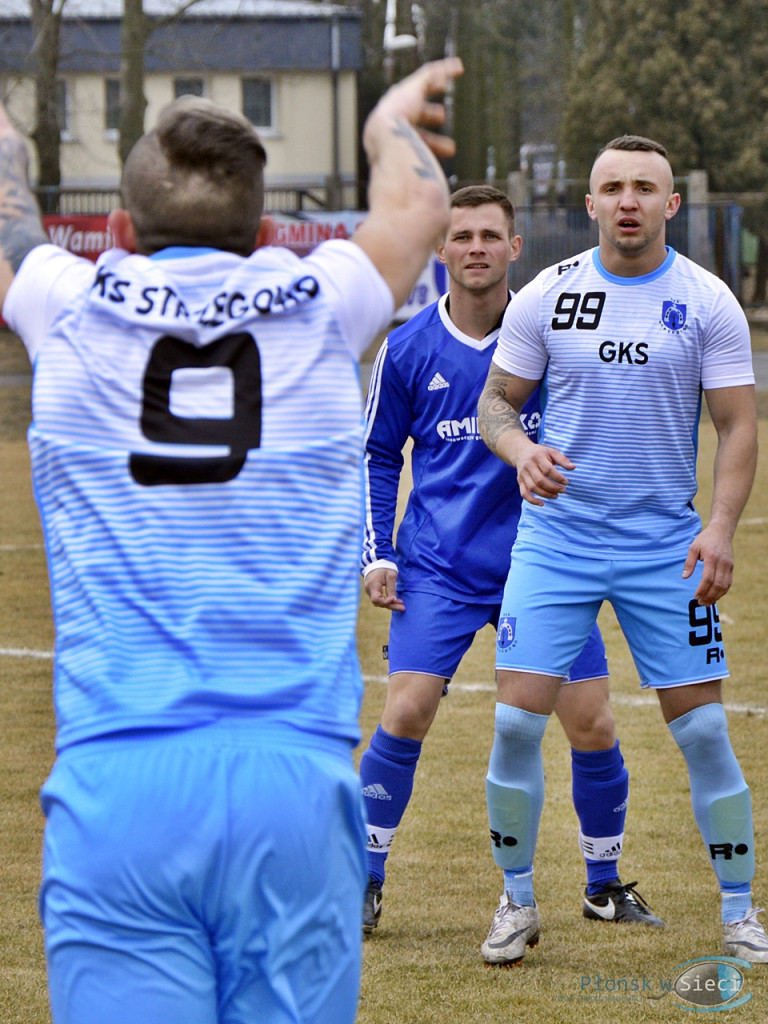 Wkra pnie się w tabeli okręgówki. Strzegowo znakautowane po przerwie [FOTORELACJA]