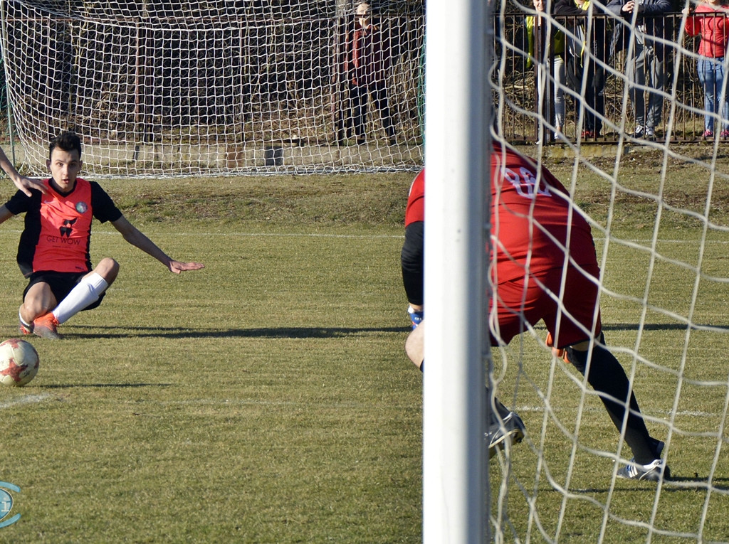 Derbowe starcie dla gospodarzy. Wkra nadal na fali. Spadek Sony