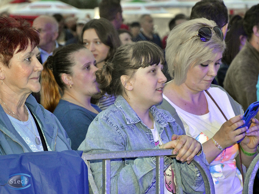 Majówka w Raciążu z przebojami Bayer Full [FOTORELACJA]