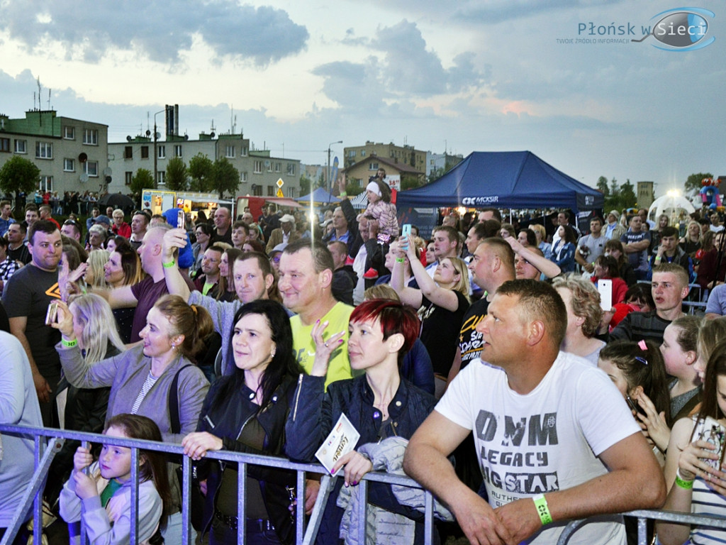 Majówka w Raciążu z przebojami Bayer Full [FOTORELACJA]