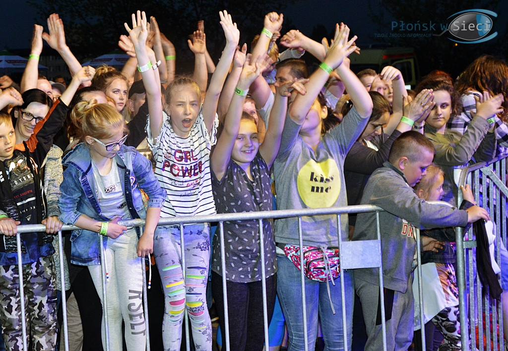 Majówka w Raciążu z przebojami Bayer Full [FOTORELACJA]
