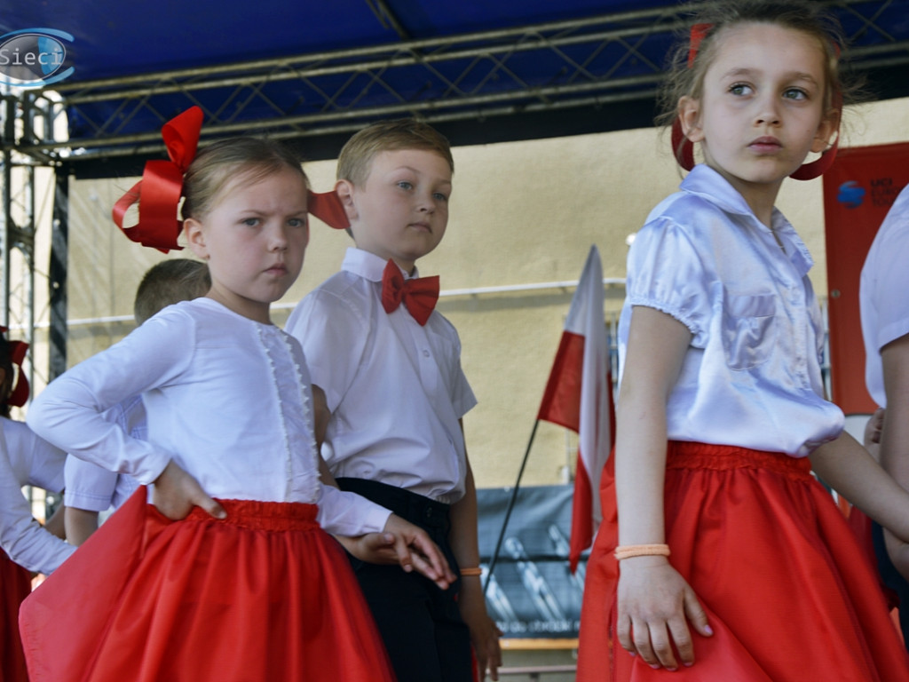Śpiewali i tańczyli na cześć Niepodległej Polski [FOTORELACJA]