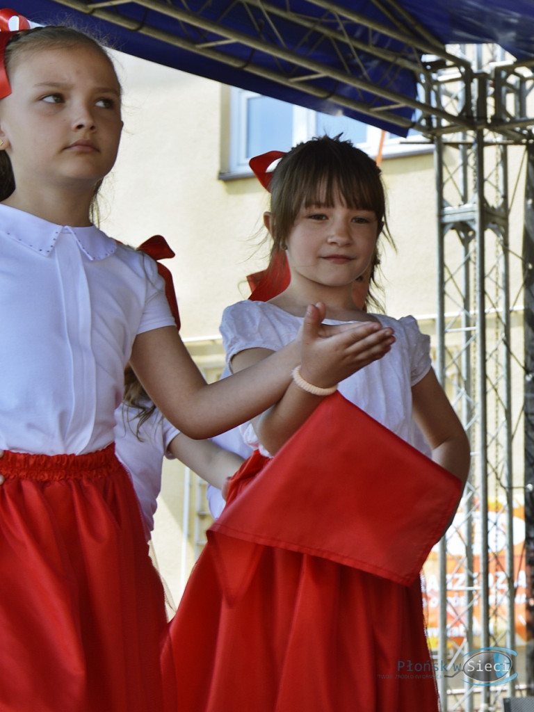 Śpiewali i tańczyli na cześć Niepodległej Polski [FOTORELACJA]