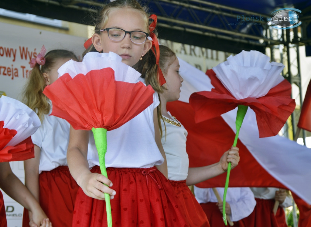 Śpiewali i tańczyli na cześć Niepodległej Polski [FOTORELACJA]