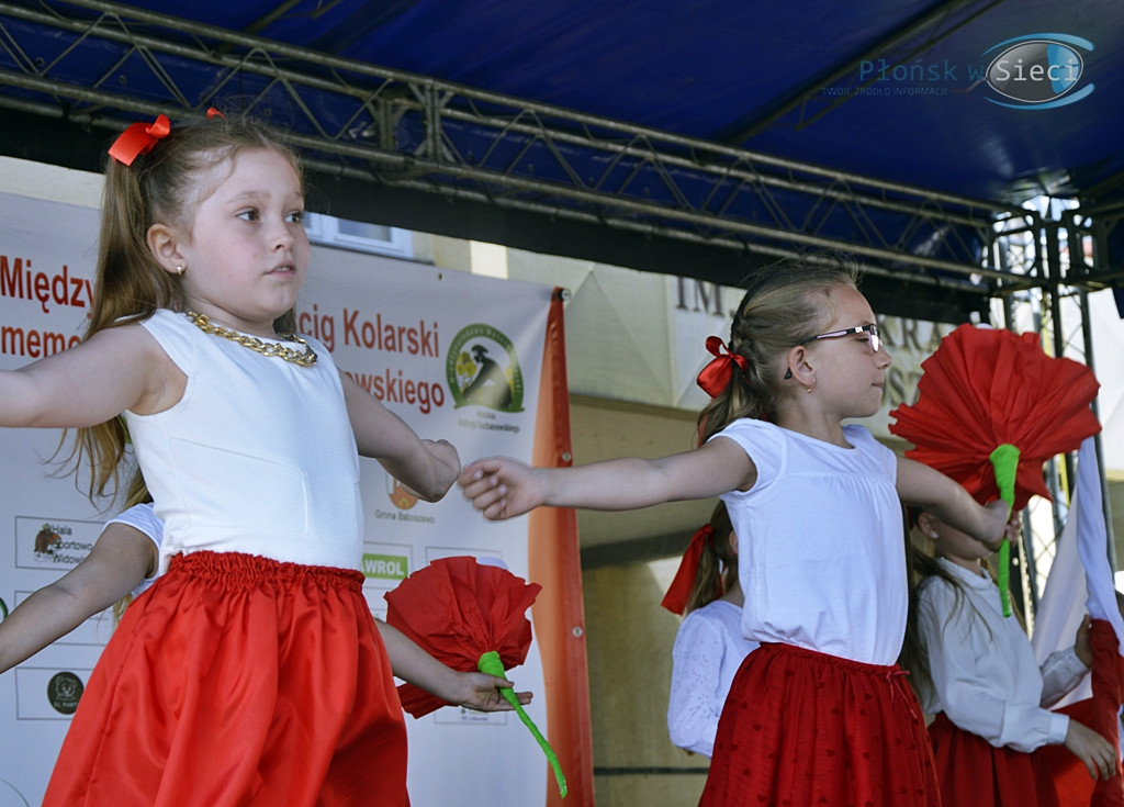 Śpiewali i tańczyli na cześć Niepodległej Polski [FOTORELACJA]