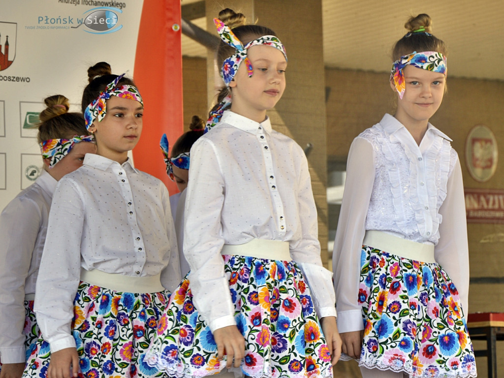 Śpiewali i tańczyli na cześć Niepodległej Polski [FOTORELACJA]