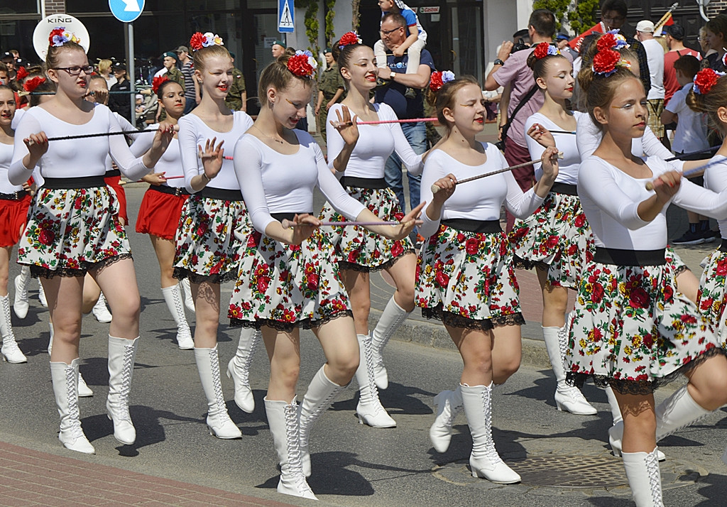 Niech się święci 3 maja! Polska przypomina nieco drużynę piłkarską... [FOTORELACJA]