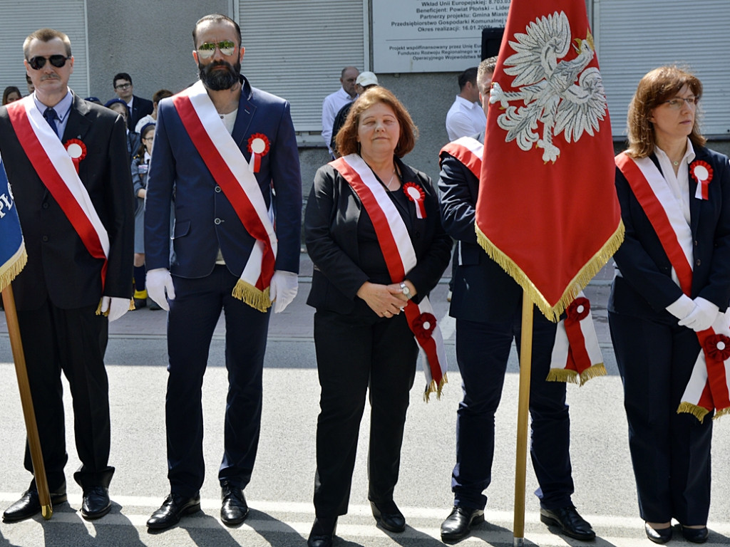 Niech się święci 3 maja! Polska przypomina nieco drużynę piłkarską... [FOTORELACJA]