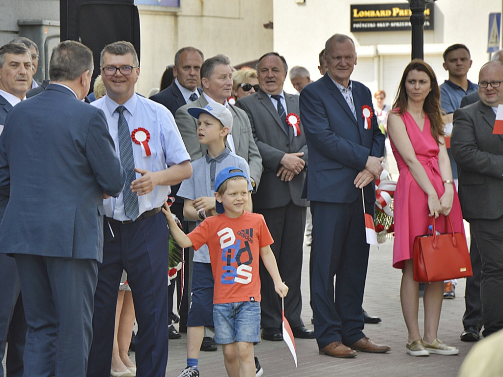 Niech się święci 3 maja! Polska przypomina nieco drużynę piłkarską... [FOTORELACJA]