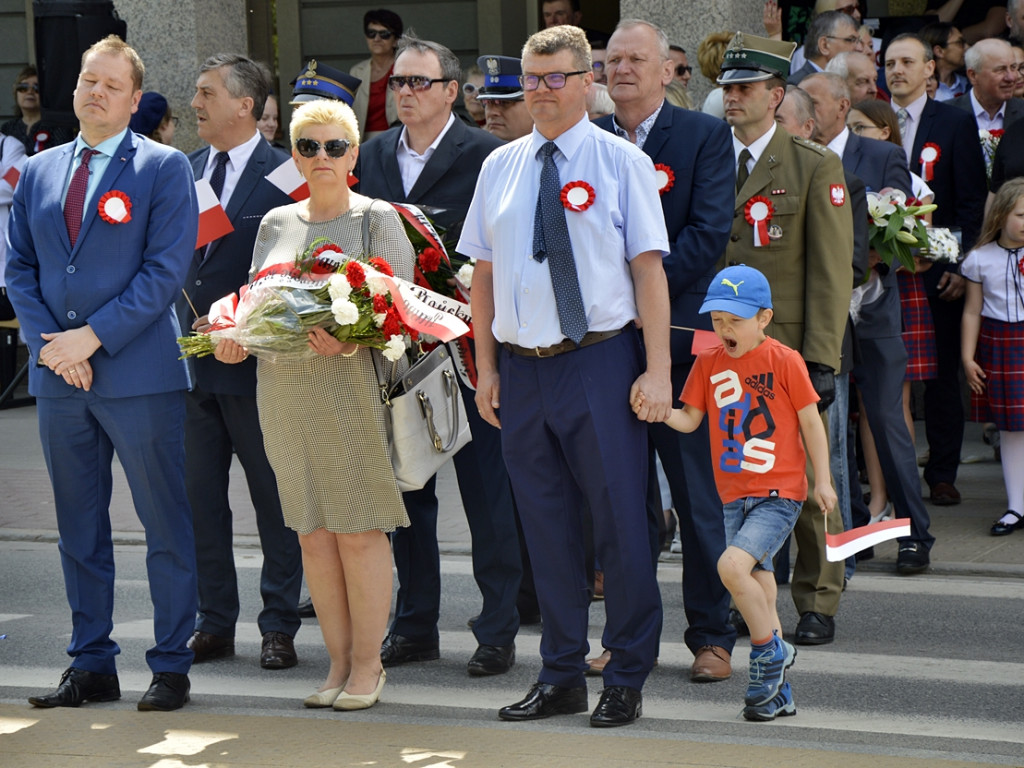 Niech się święci 3 maja! Polska przypomina nieco drużynę piłkarską... [FOTORELACJA]