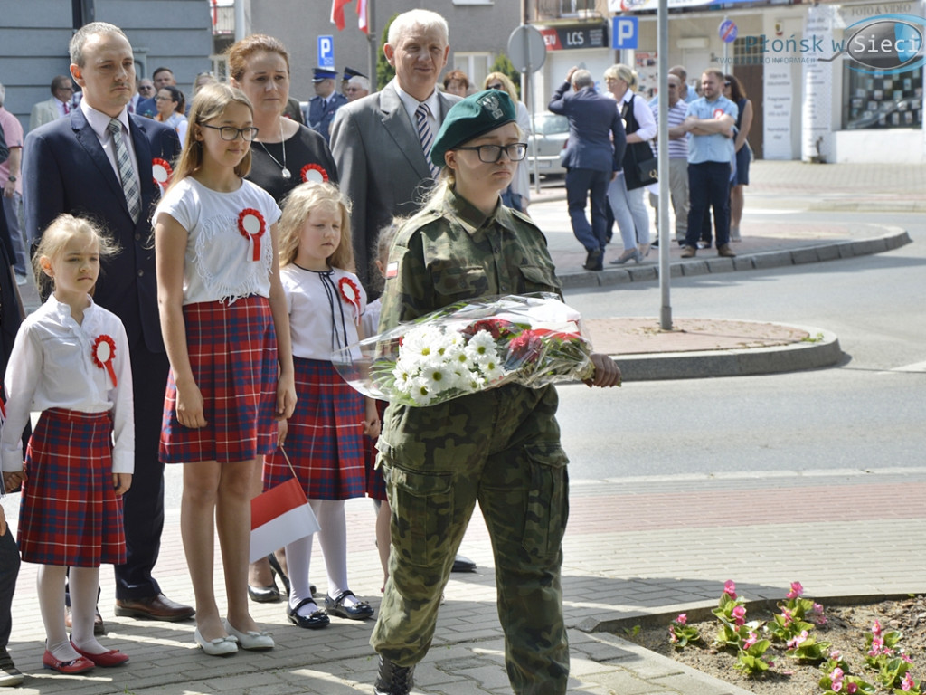 Niech się święci 3 maja! Polska przypomina nieco drużynę piłkarską... [FOTORELACJA]