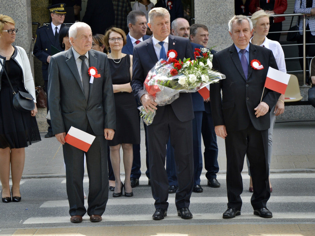 Niech się święci 3 maja! Polska przypomina nieco drużynę piłkarską... [FOTORELACJA]