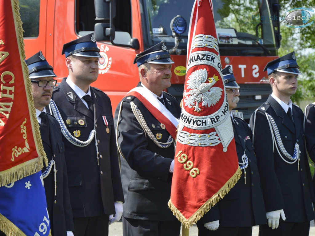 Dwie syreny, serca bicie OSP to jest ich życie. Trzeciomajowy bieg w Kownatach [FOTORELACJA]