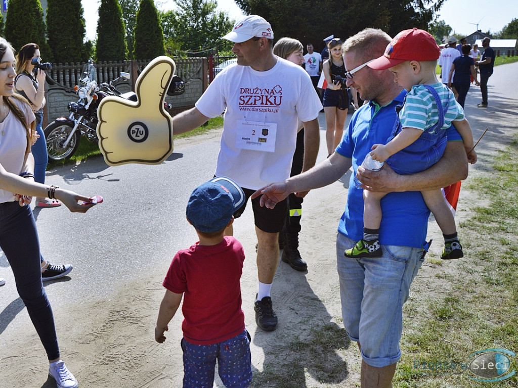 Dwie syreny, serca bicie OSP to jest ich życie. Trzeciomajowy bieg w Kownatach [FOTORELACJA]