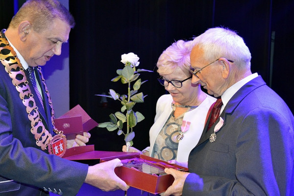 Na ślubnym kobiercu stanęli pół wieku temu [FOTORELACJA]