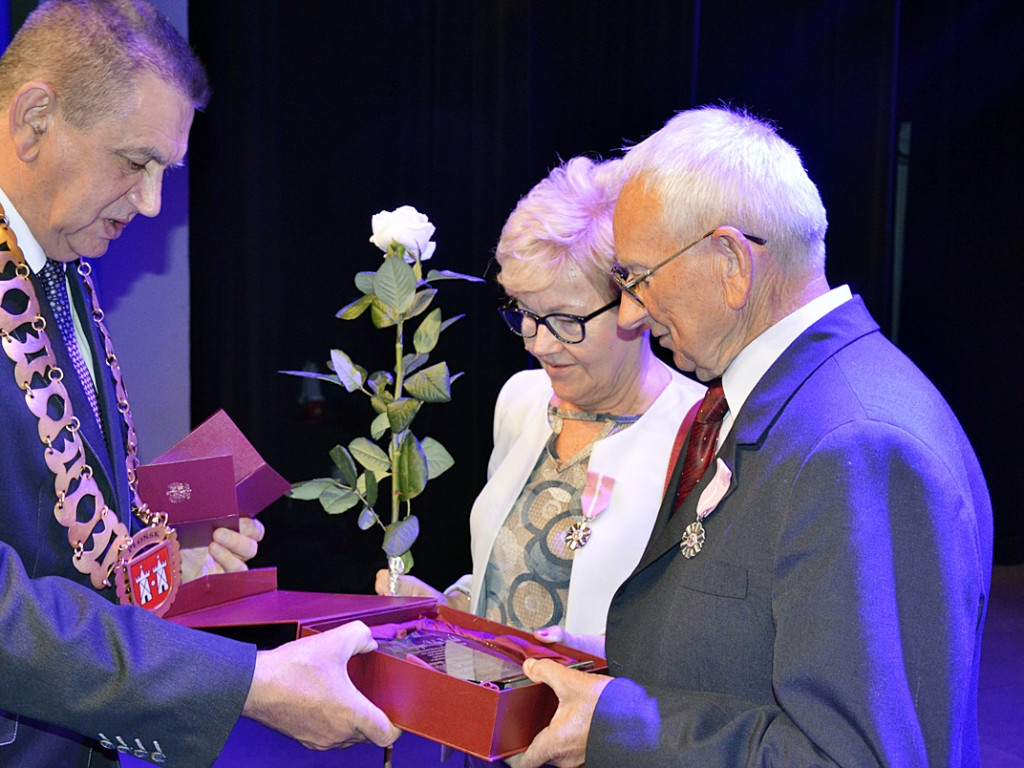 Na ślubnym kobiercu stanęli pół wieku temu [FOTORELACJA]