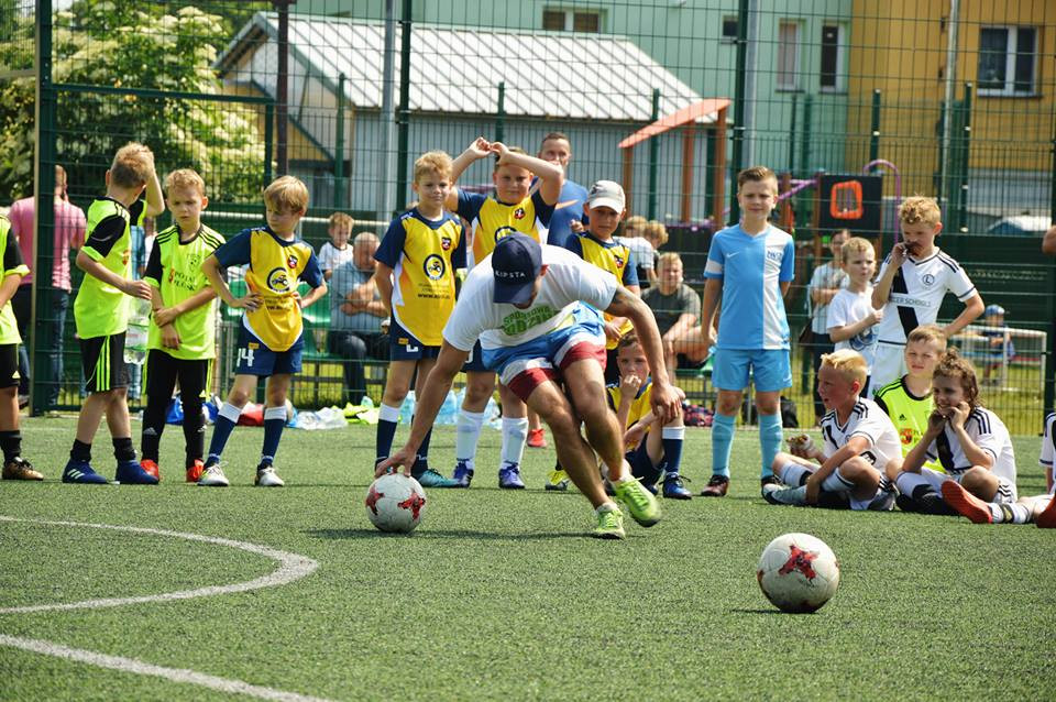 Wynik nie był taki ważny, liczyła się dobra zabawa. Małym piłkarzom kibicował Dziekanowski [FOTORELACJA]