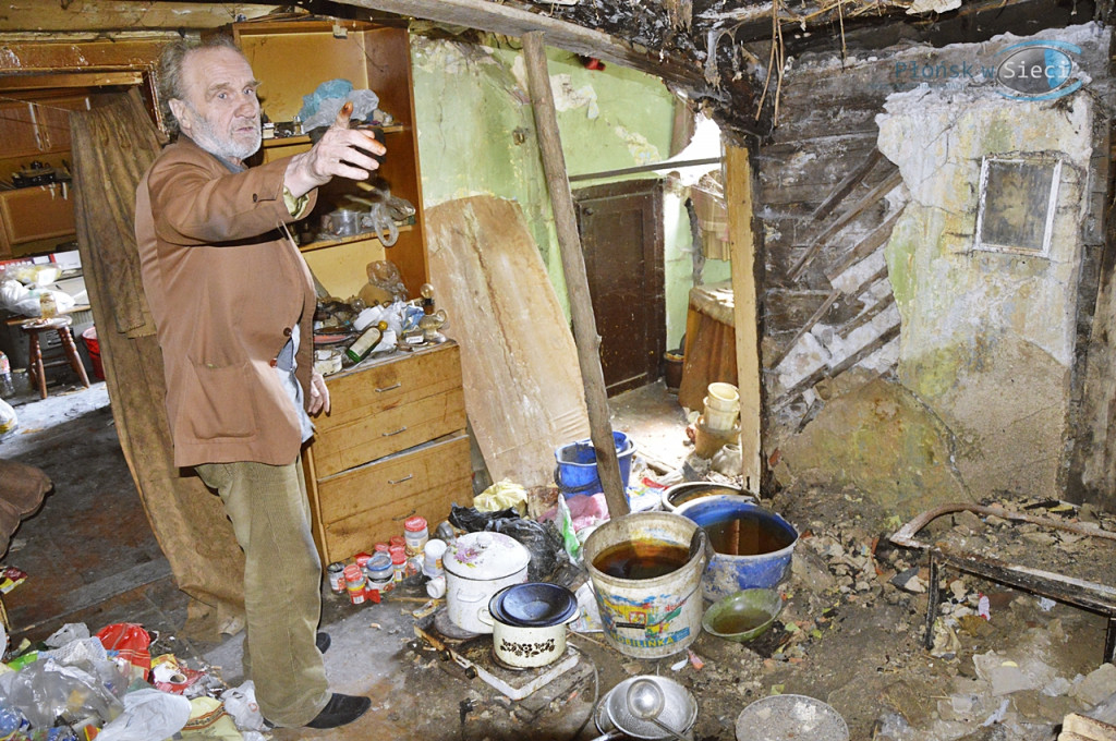 To jedyny lokator żyjący w tej ruinie
