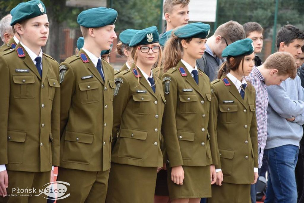 Baczność! Wojskowa ceremonia u Staszica
