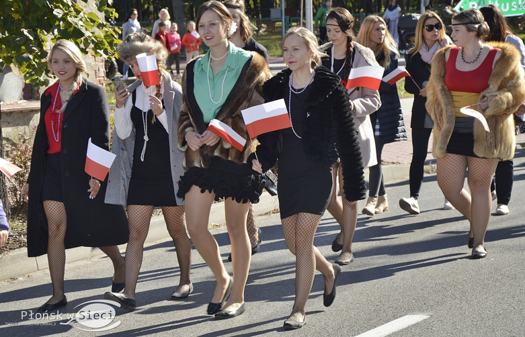Uliczny pochód na 100-lecie odzyskania niepodległości