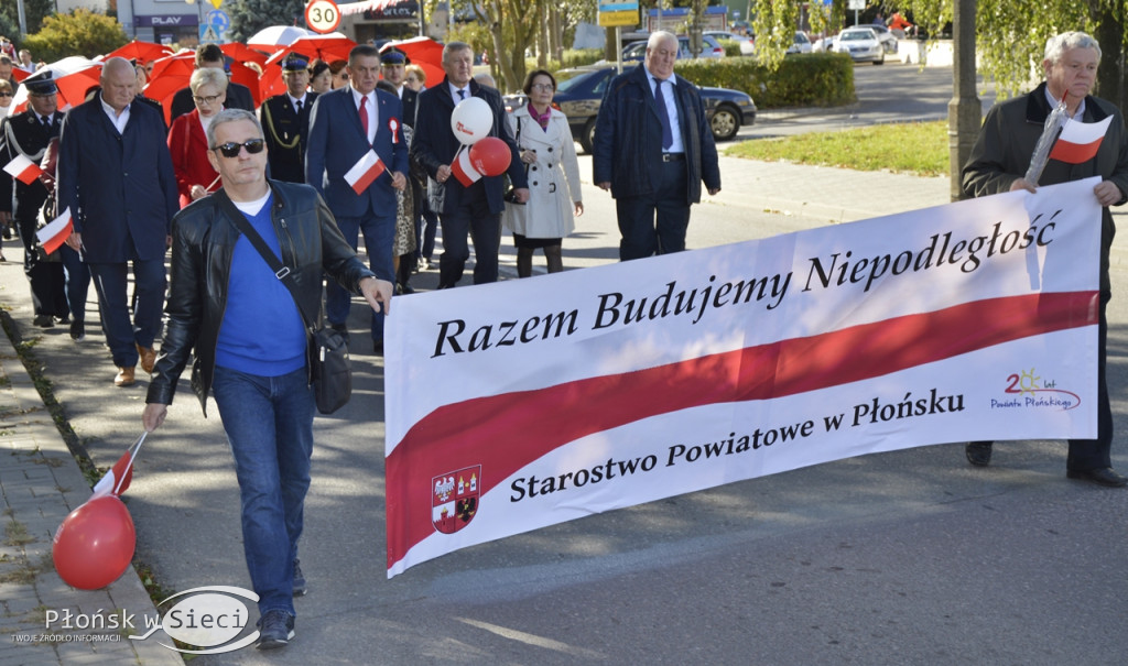 Uliczny pochód na 100-lecie odzyskania niepodległości