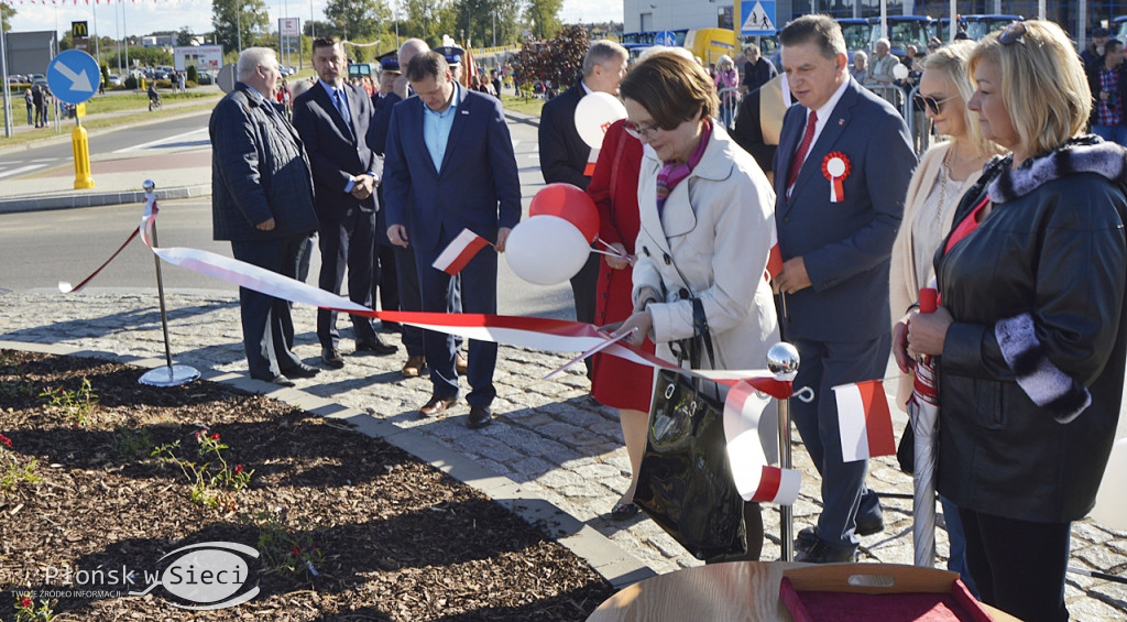 Uliczny pochód na 100-lecie odzyskania niepodległości