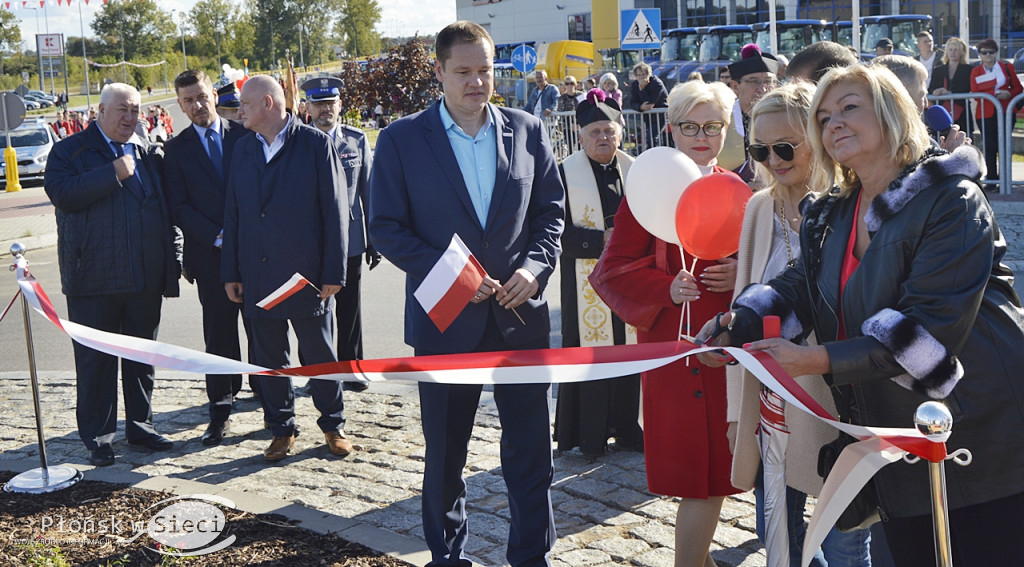 Uliczny pochód na 100-lecie odzyskania niepodległości