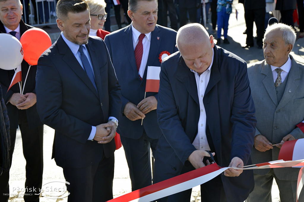 Uliczny pochód na 100-lecie odzyskania niepodległości
