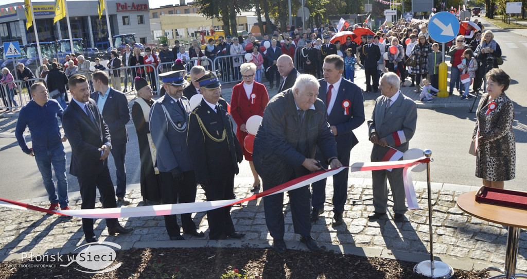 Uliczny pochód na 100-lecie odzyskania niepodległości