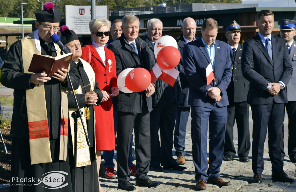 Uliczny pochód na 100-lecie odzyskania niepodległości