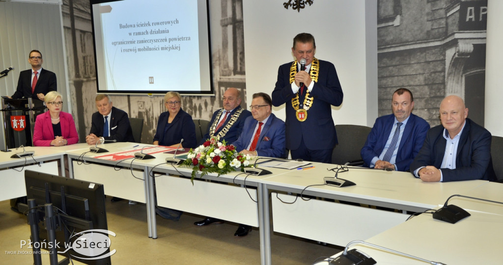 Podpisanie umowy na dotację dla Płońska