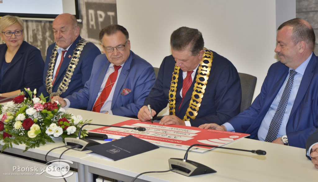 Podpisanie umowy na dotację dla Płońska