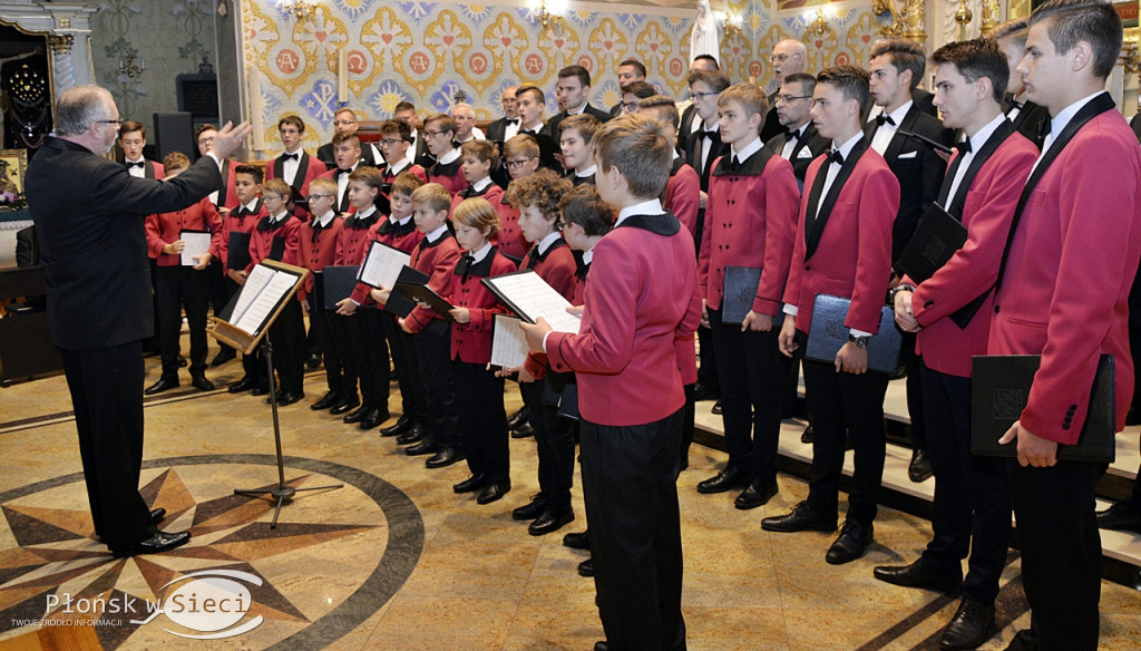 Słynny chór chłopięcy i męski wystąpił w Płońsku