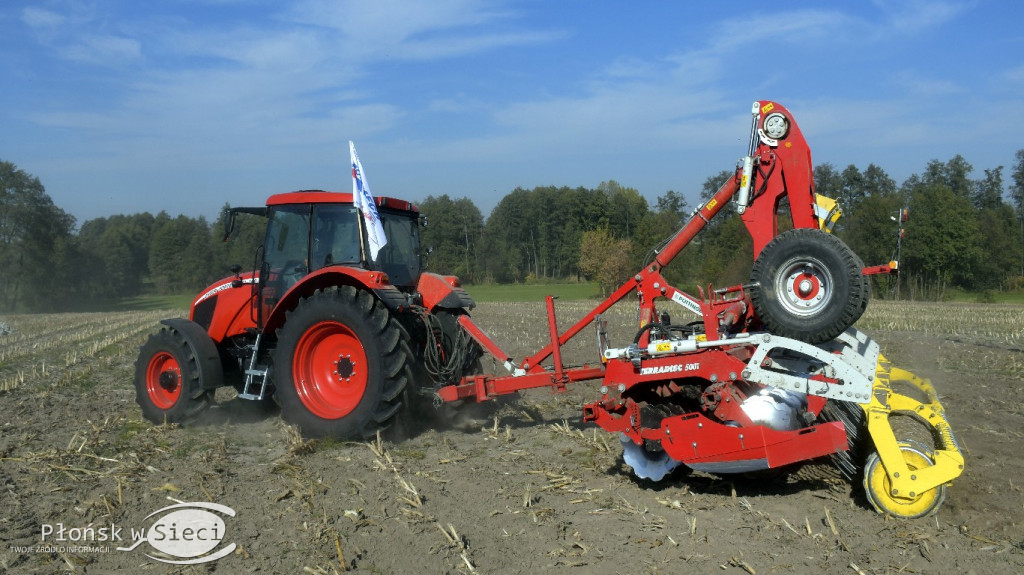 Jesienne pokazy polowe ciągników