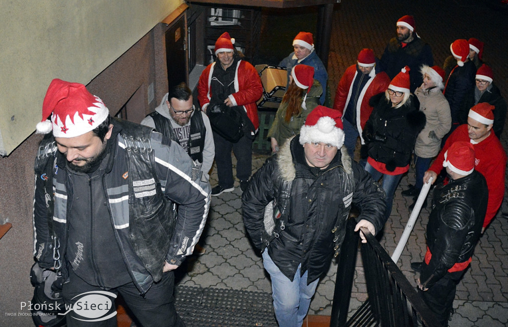 Moto-patriotyczni Mikołaje dla domu dziecka