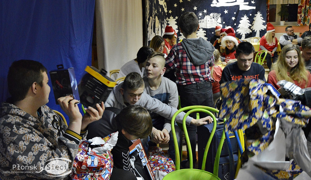 Moto-patriotyczni Mikołaje dla domu dziecka