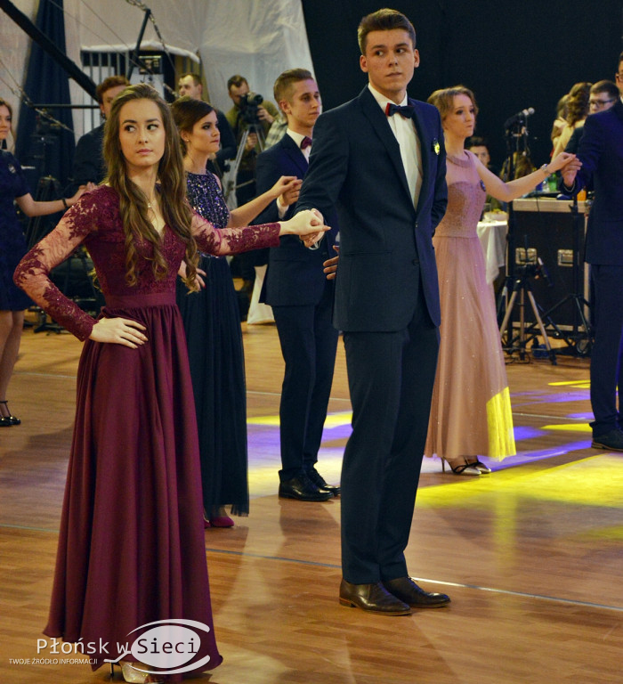 Studniówkowy bal popularnych ''Rutek