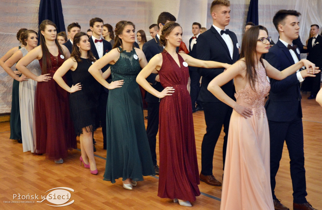 Studniówkowy bal popularnych ''Rutek